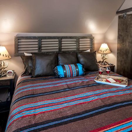 רואידוסו Fifth Dimension, 2 Bedrooms, Wifi, Hot Tub, Game Table, Grill, Sleeps 4 מראה חיצוני תמונה