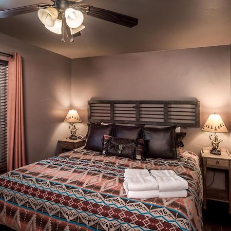 רואידוסו Fifth Dimension, 2 Bedrooms, Wifi, Hot Tub, Game Table, Grill, Sleeps 4 מראה חיצוני תמונה