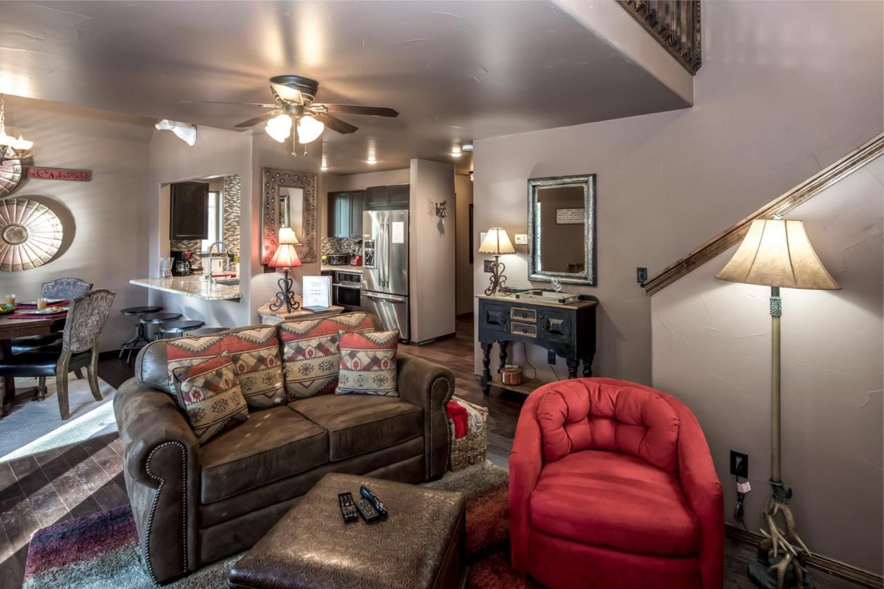 רואידוסו Fifth Dimension, 2 Bedrooms, Wifi, Hot Tub, Game Table, Grill, Sleeps 4 מראה חיצוני תמונה